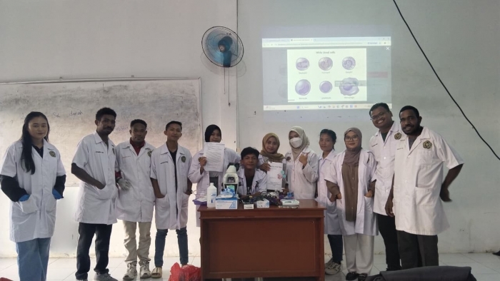 Mahasiswa Akuakultur Mengikuti Praktikum Imunologi